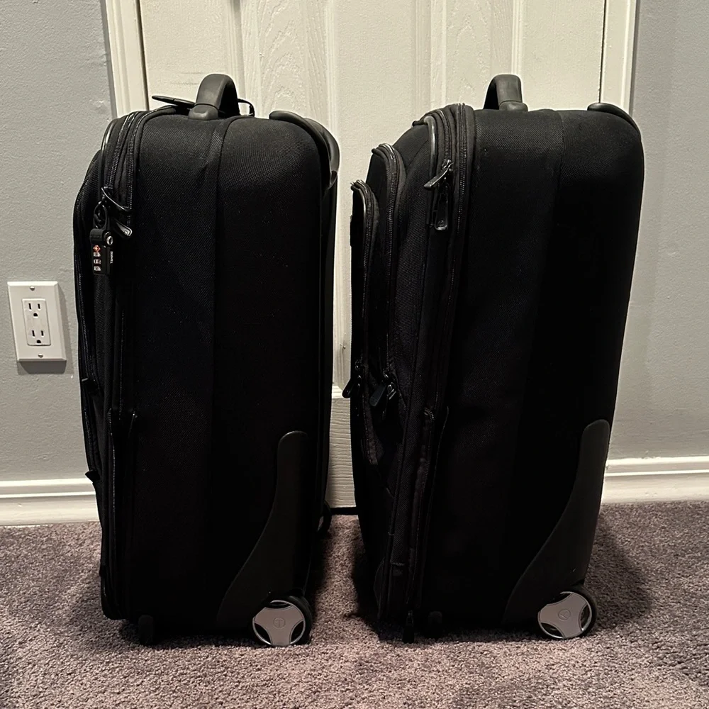 Black Travel Suitcase Set